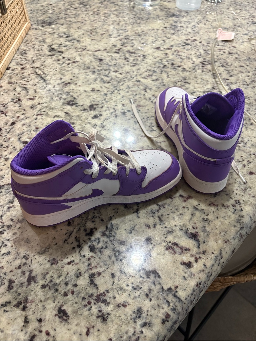 Jordan Kids High-Top Sneakers in Purple and White - Picture 2 of 2